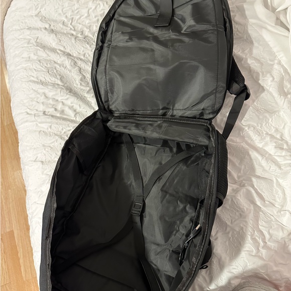 BRAND NEW travel backpack - Picture 4 of 6